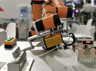 遨博輕型協(xié)作機(jī)器人 智能化研發(fā)引領(lǐng)工業(yè)新篇章